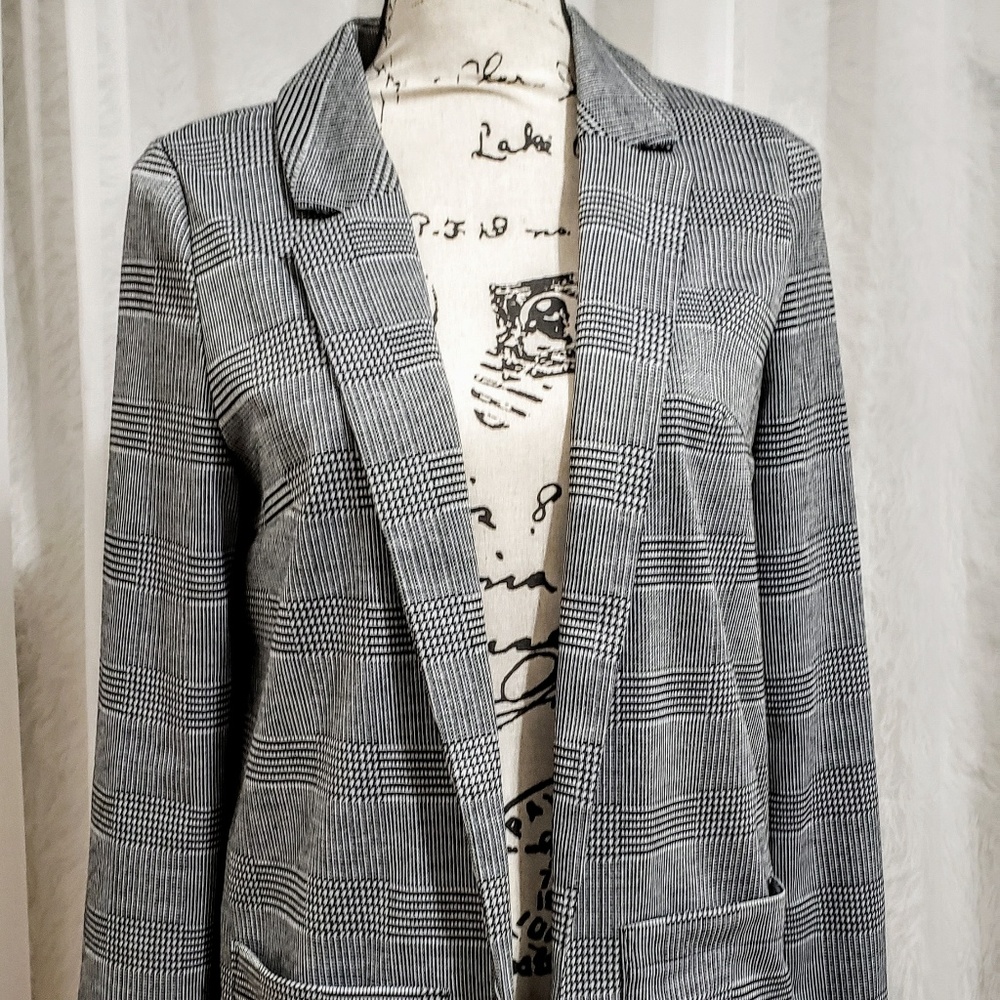 Divided plaid and houndstooth longline blazer
